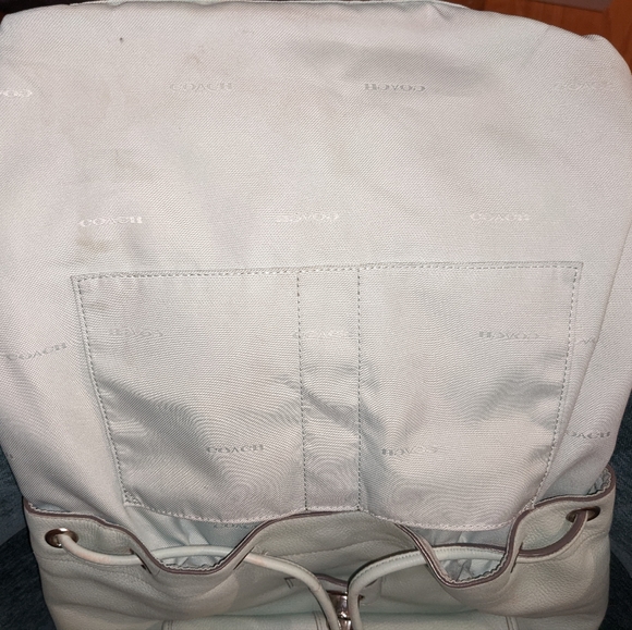 🌊Seafoam Coach Turnlock Backpack - Picture 12 of 14